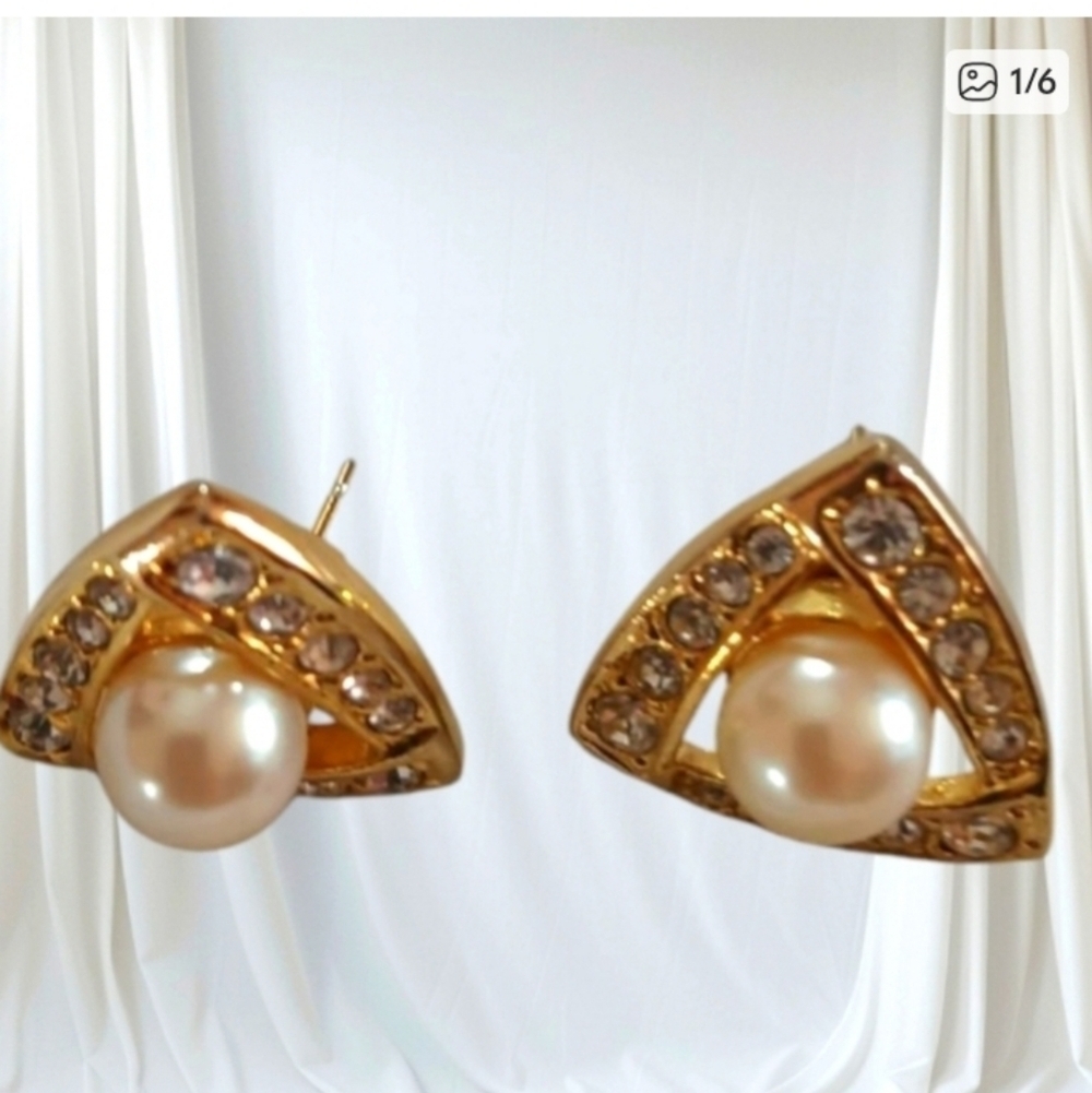 Vintage Gold Tone Pearl Gemstone Stud Earrings - Picture 9 of 9